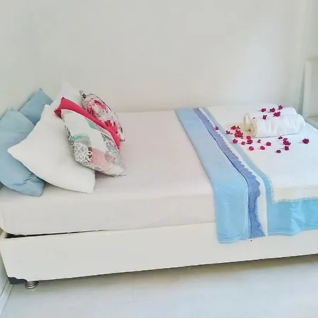 Flat In Yalikavak With Sea View And Shared Pool 公寓 京多安
